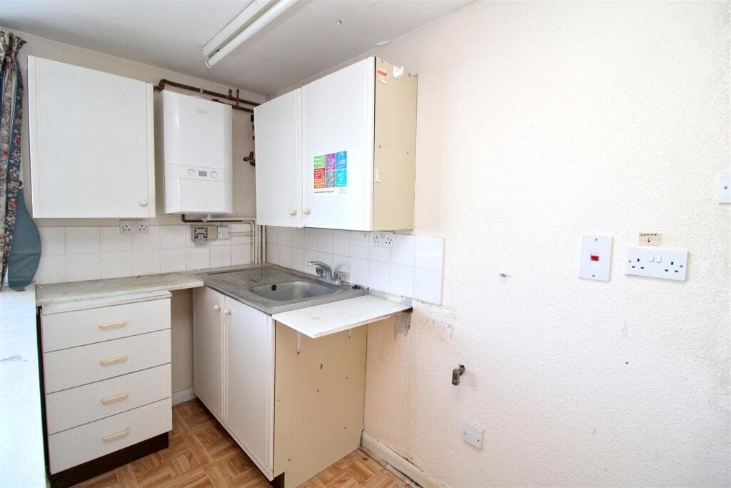 Sutton Road, Seaford - Image 3