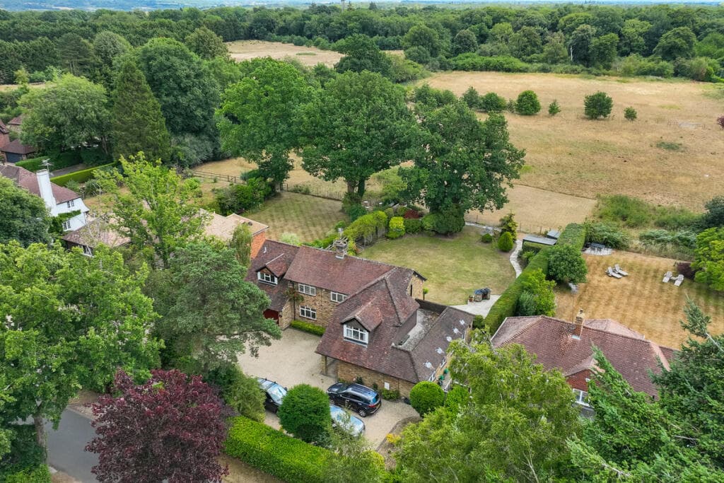 View property at Chiltern Hill, Gerrards Cross, SL9