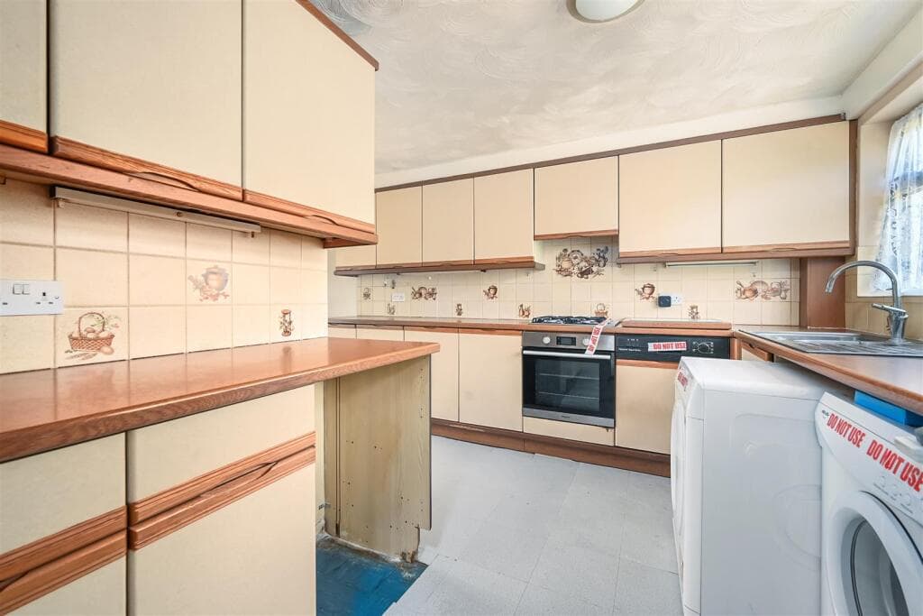 Northcroft, Henfield - Image 6