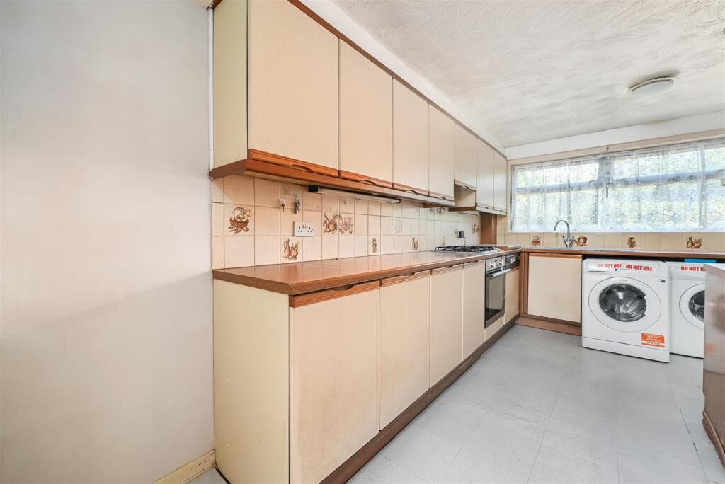 Northcroft, Henfield - Image 7