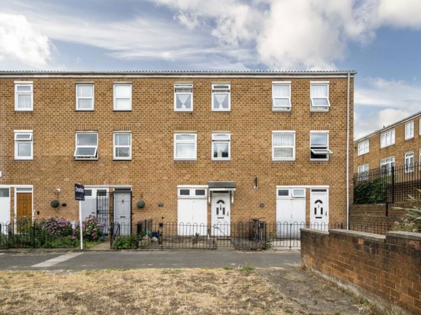 View property at Malpas Road, Hackney