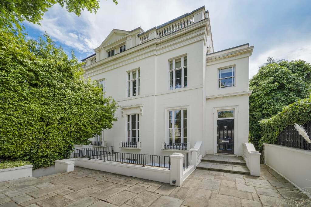 Maida Avenue, Little Venice, London, W2, United Kingdom - Image 1
