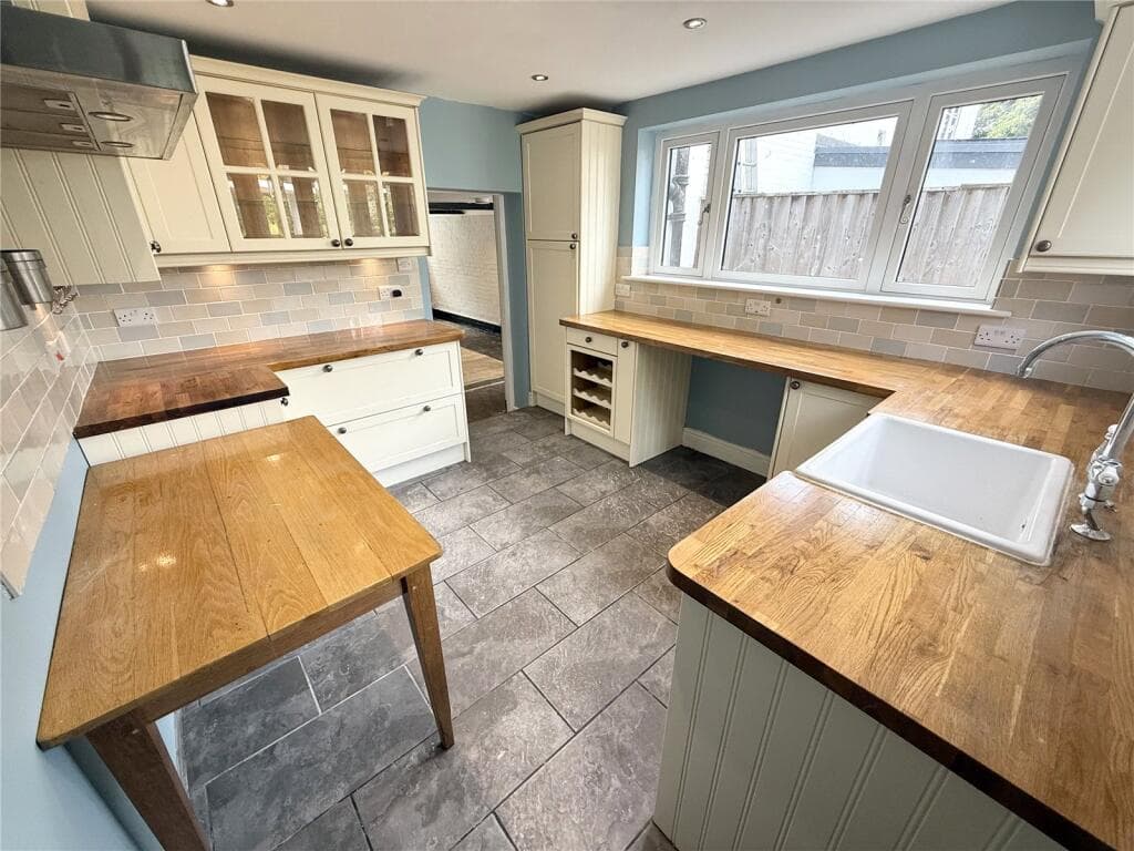 Ashley Cottages, Verwood Road, Ringwood, Hampshire, BH24 - Image 5
