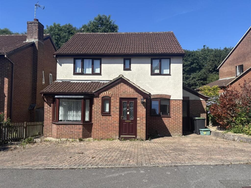 Fairlane, Shaftesbury - Image 1
