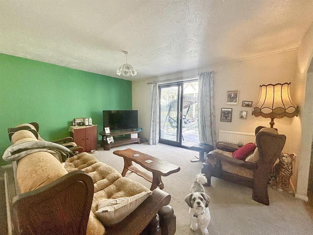 Fairlane, Shaftesbury - Image 3