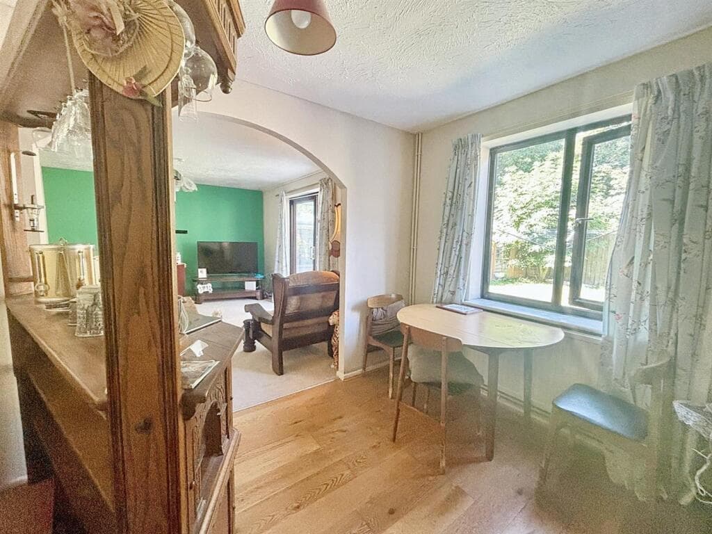 Fairlane, Shaftesbury - Image 4