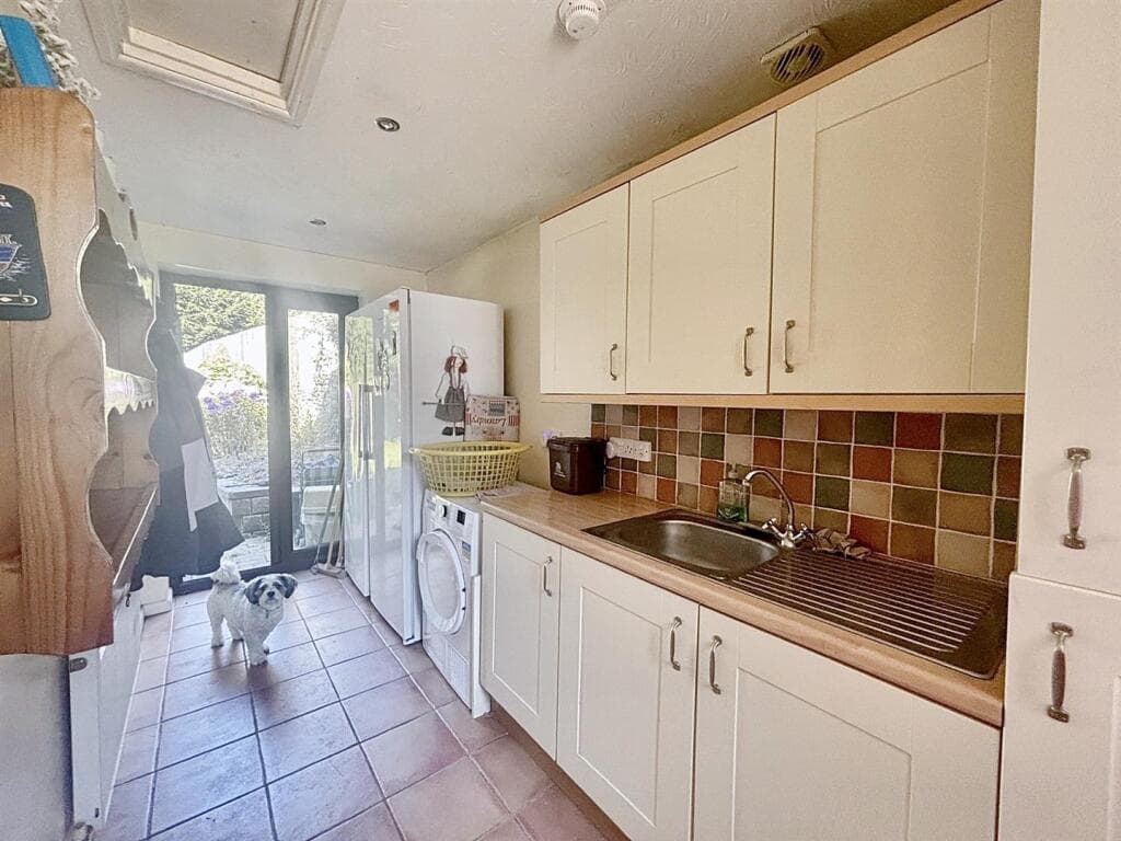 Fairlane, Shaftesbury - Image 6