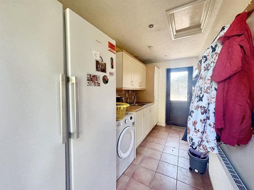 Fairlane, Shaftesbury - Image 7