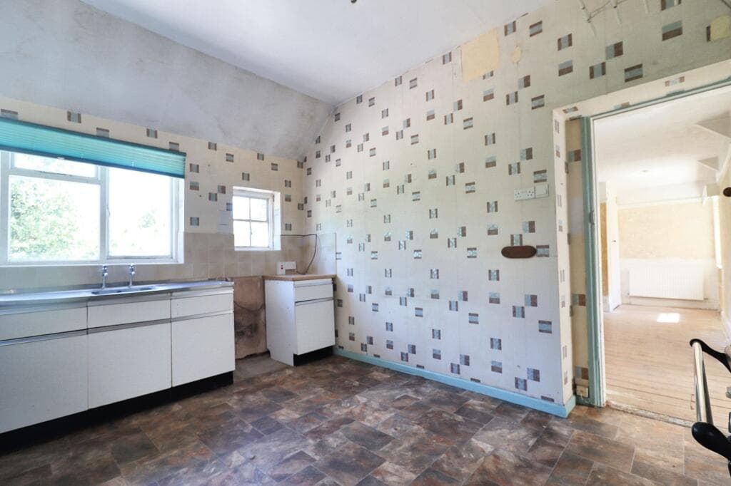 Westmarsh Lane, Oldbury-On-Severn, BS35 - Image 5