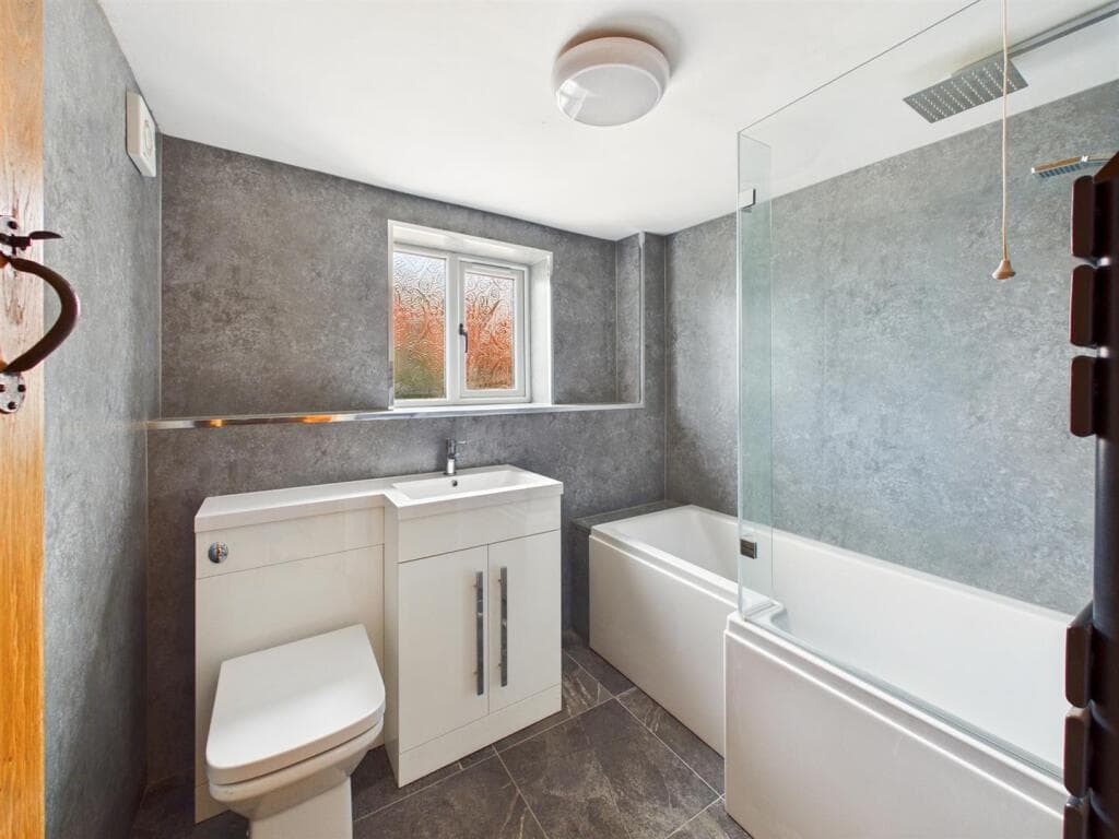 Hinwood, Shrewsbury - Image 11
