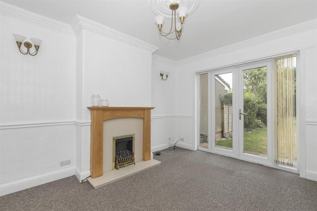 Woodleigh Gardens, Whitchurch - Image 4