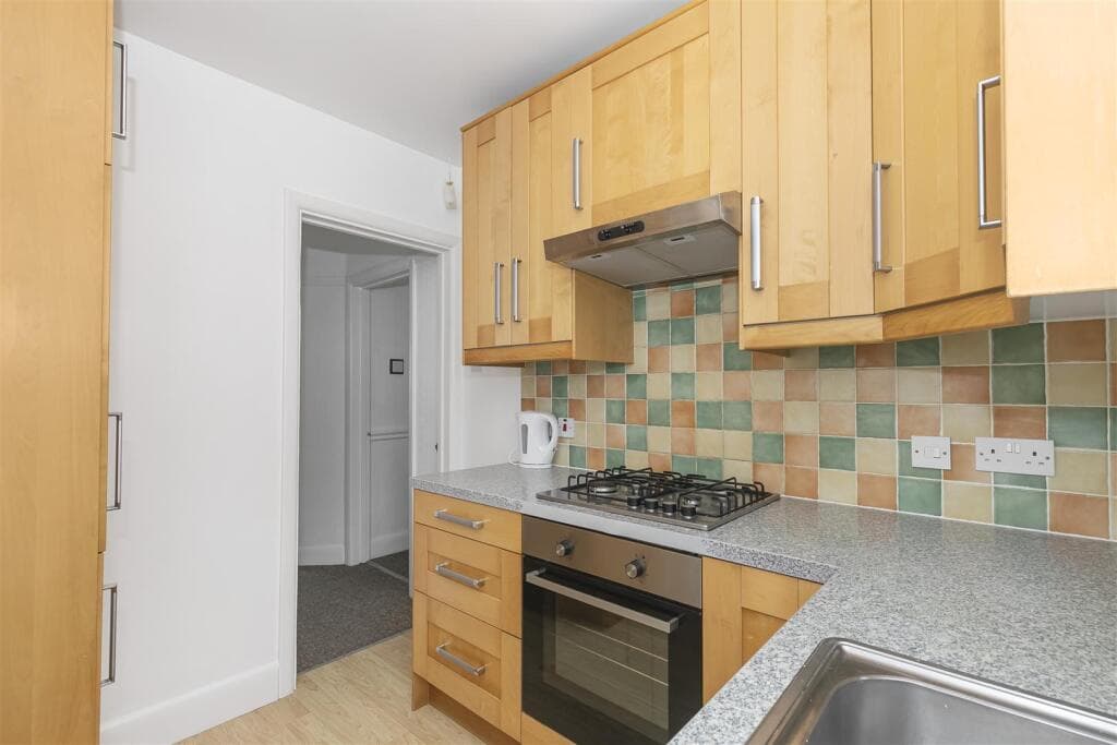 Woodleigh Gardens, Whitchurch - Image 5