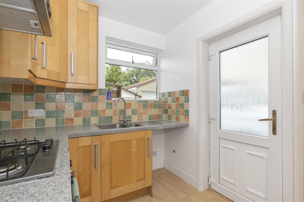Woodleigh Gardens, Whitchurch - Image 6