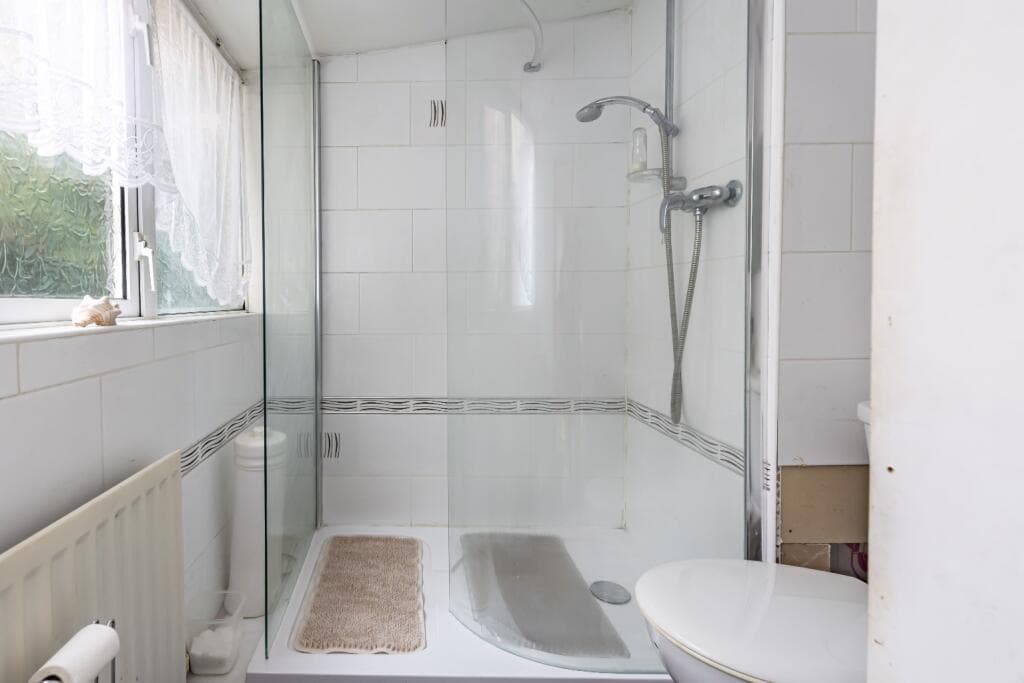 Carson Road, Canning Town, E16 - Image 6