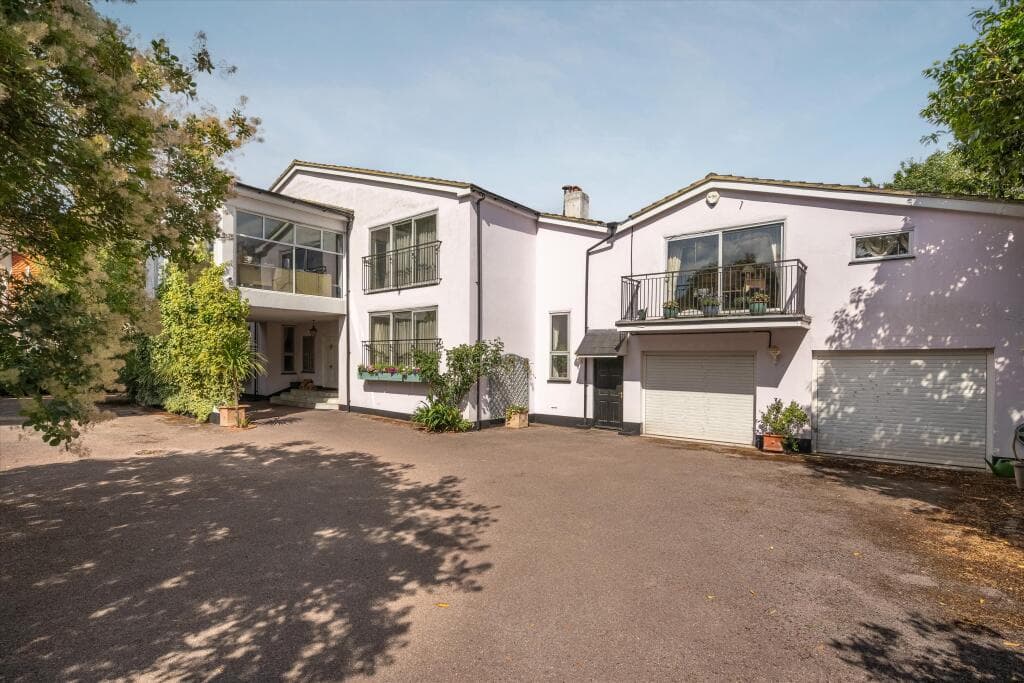 View property at River Road, Taplow, Maidenhead, Buckinghamshire, SL6