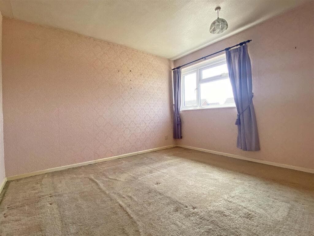 Ashurst Drive, Springfield, Chelmsford - Image 5