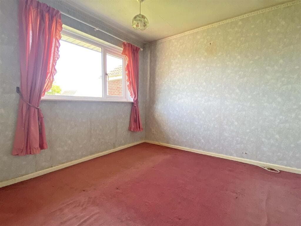 Ashurst Drive, Springfield, Chelmsford - Image 6