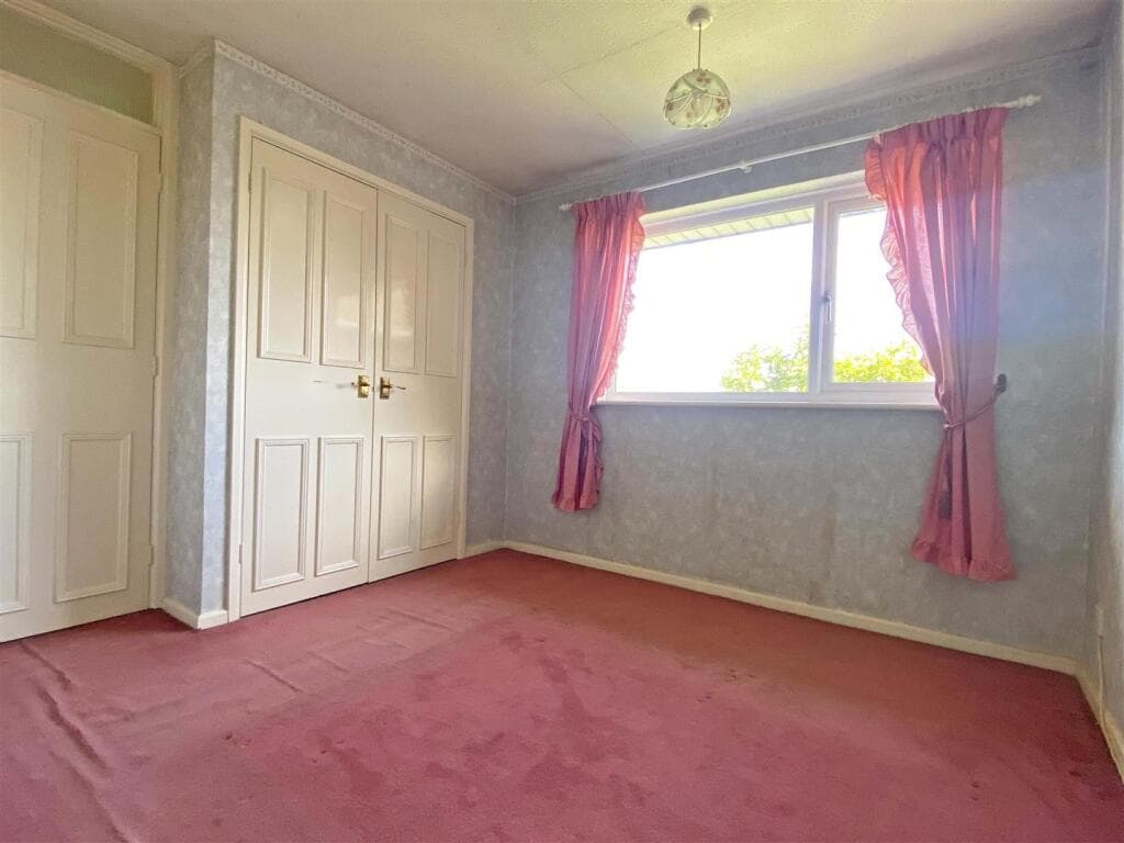 Ashurst Drive, Springfield, Chelmsford - Image 7