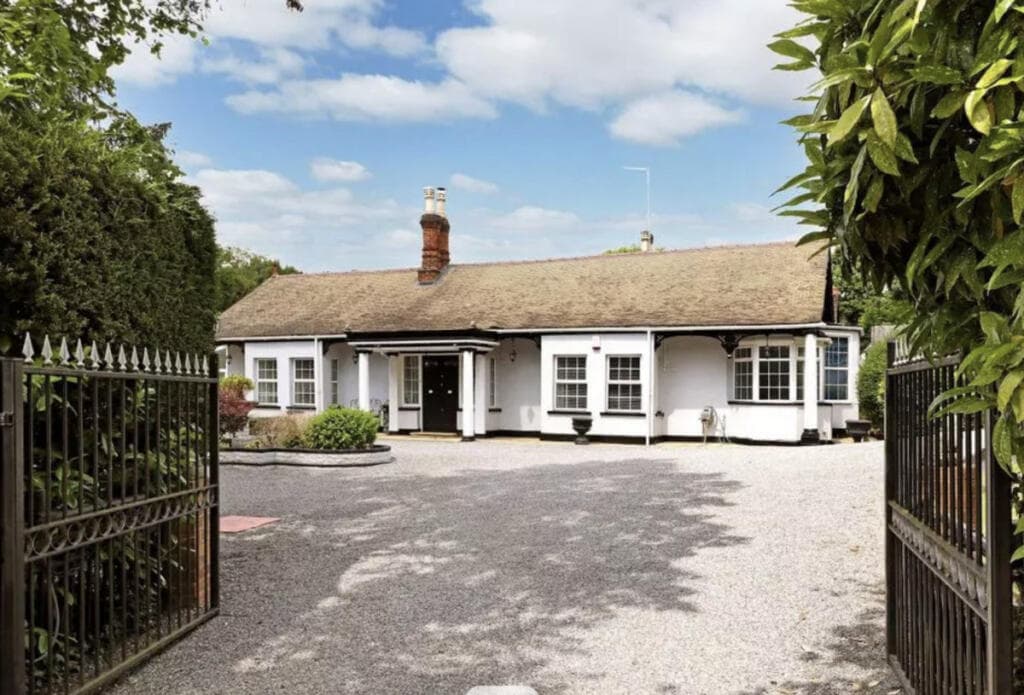 Hollybush Hill, Buckinghamshire, SL2 - Image 10