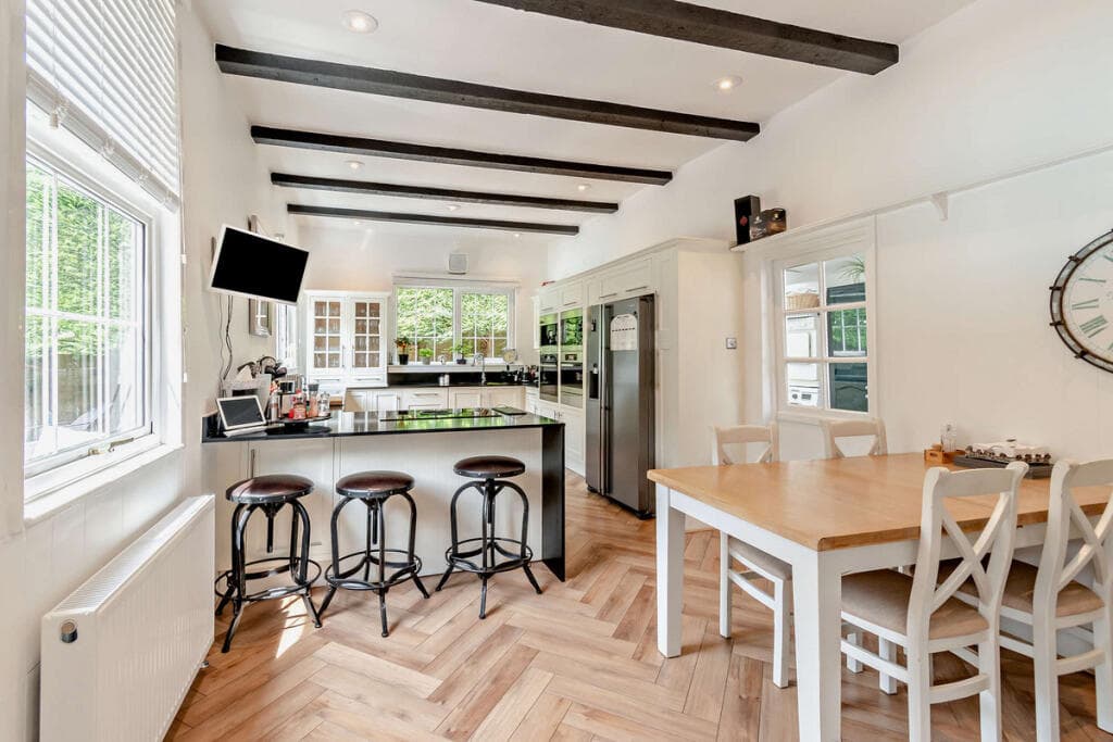 Hollybush Hill, Buckinghamshire, SL2 - Image 2