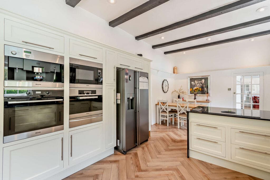 Hollybush Hill, Buckinghamshire, SL2 - Image 6