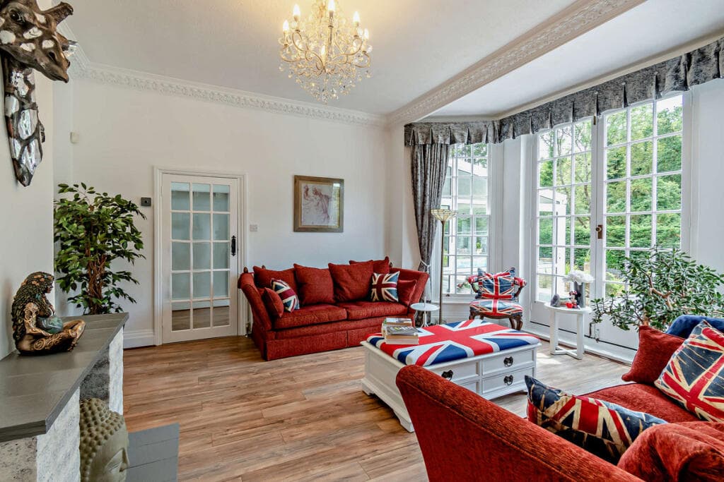 Hollybush Hill, Buckinghamshire, SL2 - Image 8
