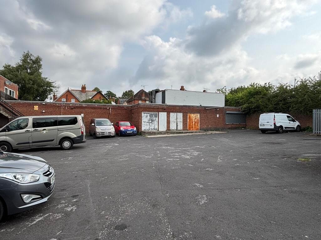 79 - 89 Northumberland Avenue, Reading, Berkshire, RG2 7PT - Image 7