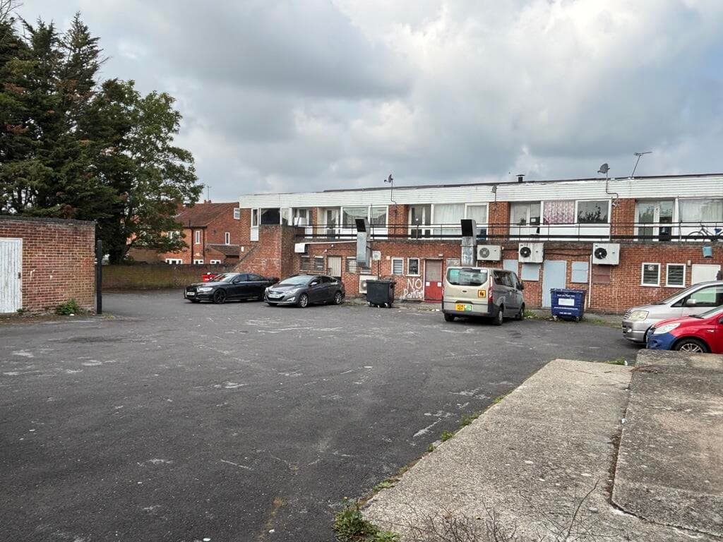 79 - 89 Northumberland Avenue, Reading, Berkshire, RG2 7PT - Image 8