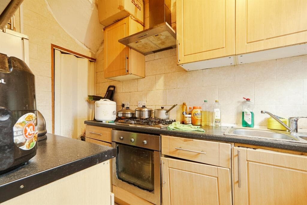 Lambton Terrace, LEEDS - Image 2