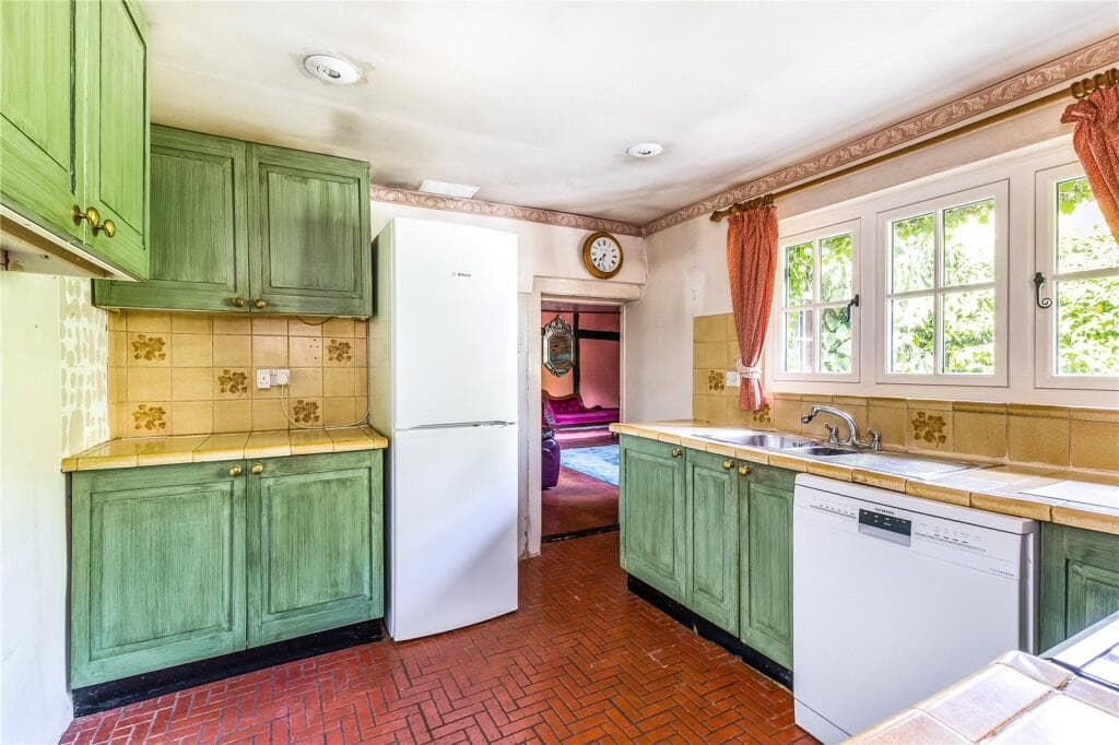 Marlow Road, Bourne End, Buckinghamshire, SL8 - Image 6