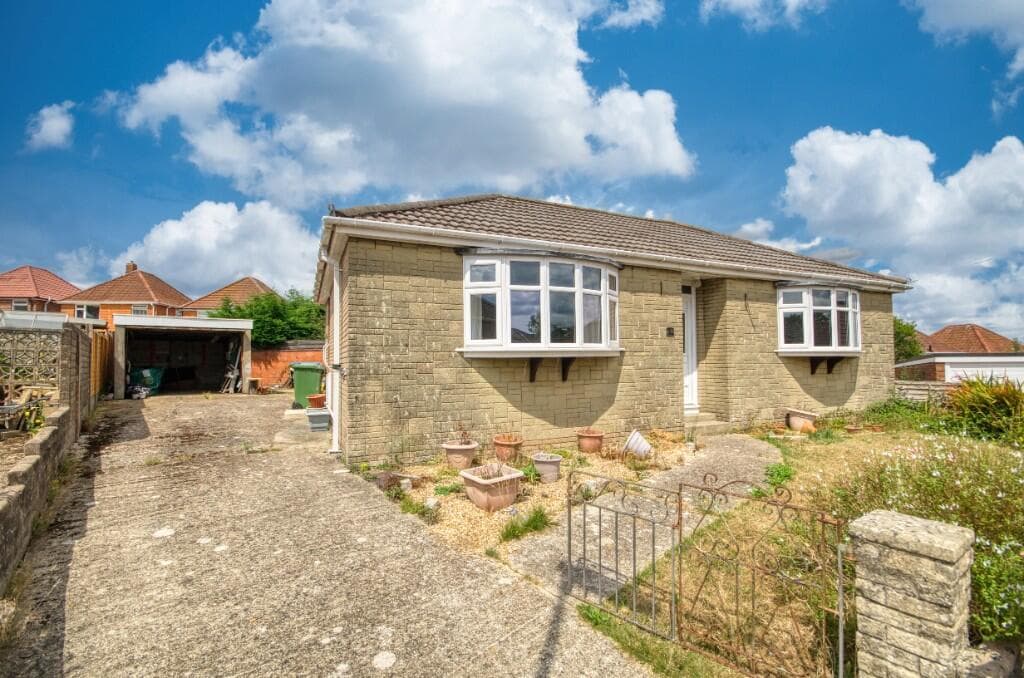 View property at Grasdean Close, Southampton, Hampshire, SO18