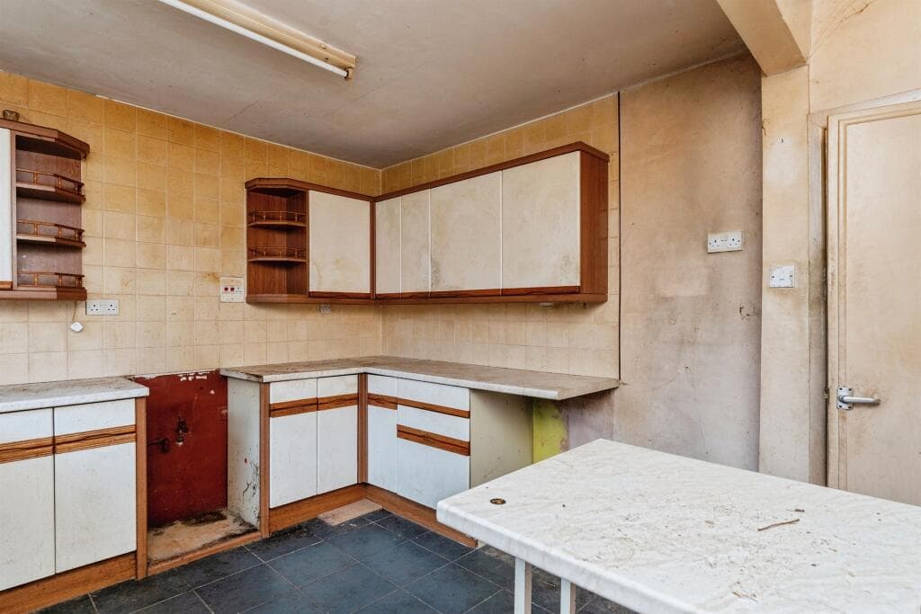 Neville Road, Chester - Image 9