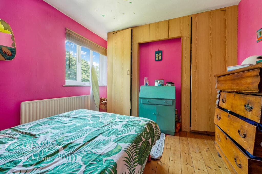 Kinveachy Gardens, London - Image 7