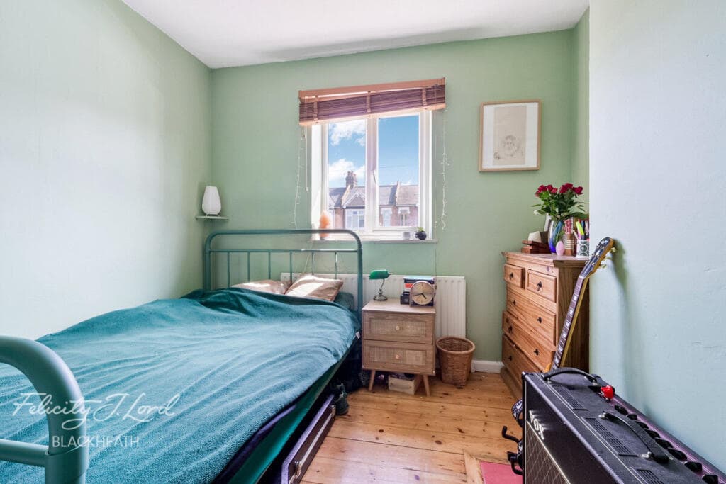 Kinveachy Gardens, London - Image 8