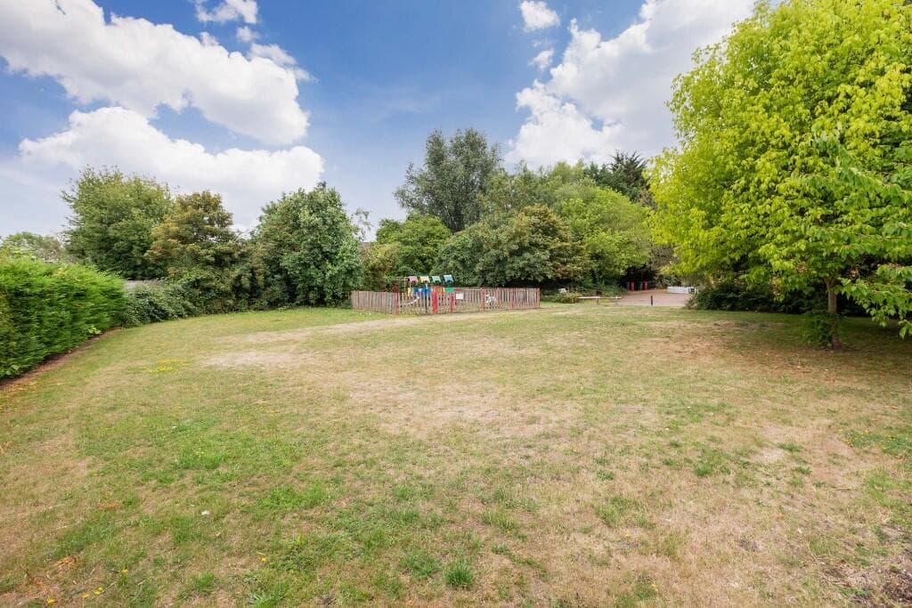 Copse Close, Cippenham - Image 5