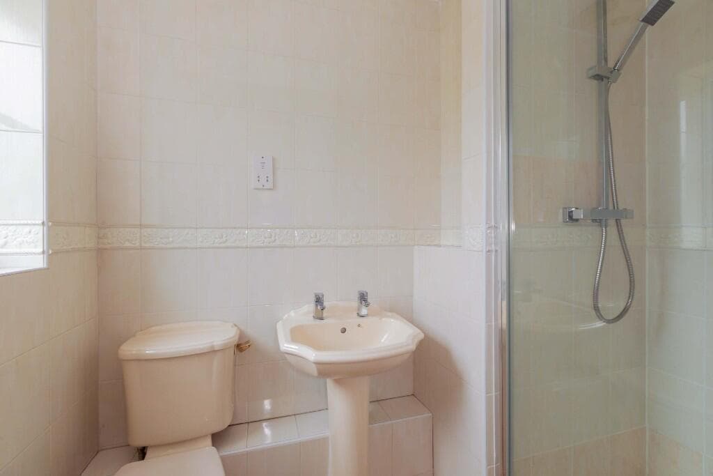 Copse Close, Cippenham - Image 8