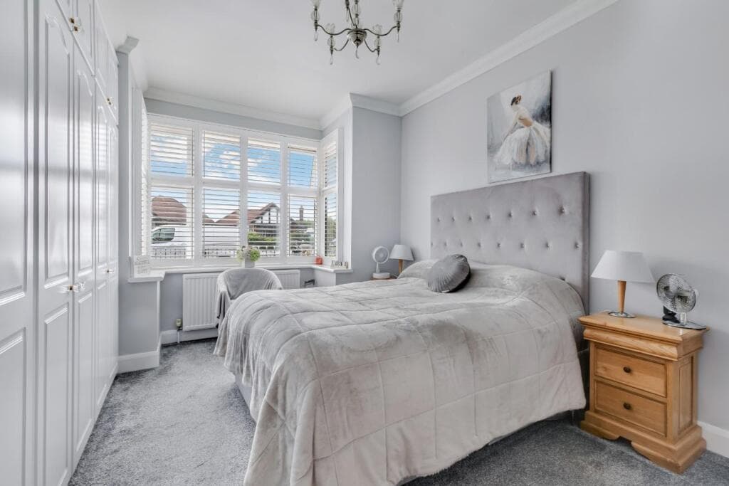 Meadow Walk, Ewell Court - Image 9