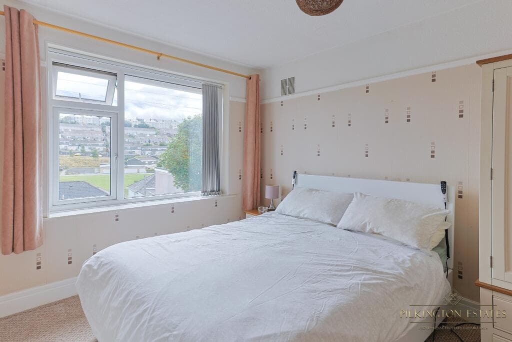 Laira Park Place, Plymouth, Devon, PL4 - Image 6