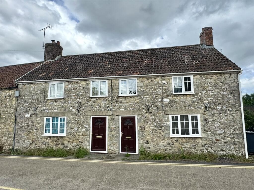 View property at Bath Street, Chard, Somerset, TA20