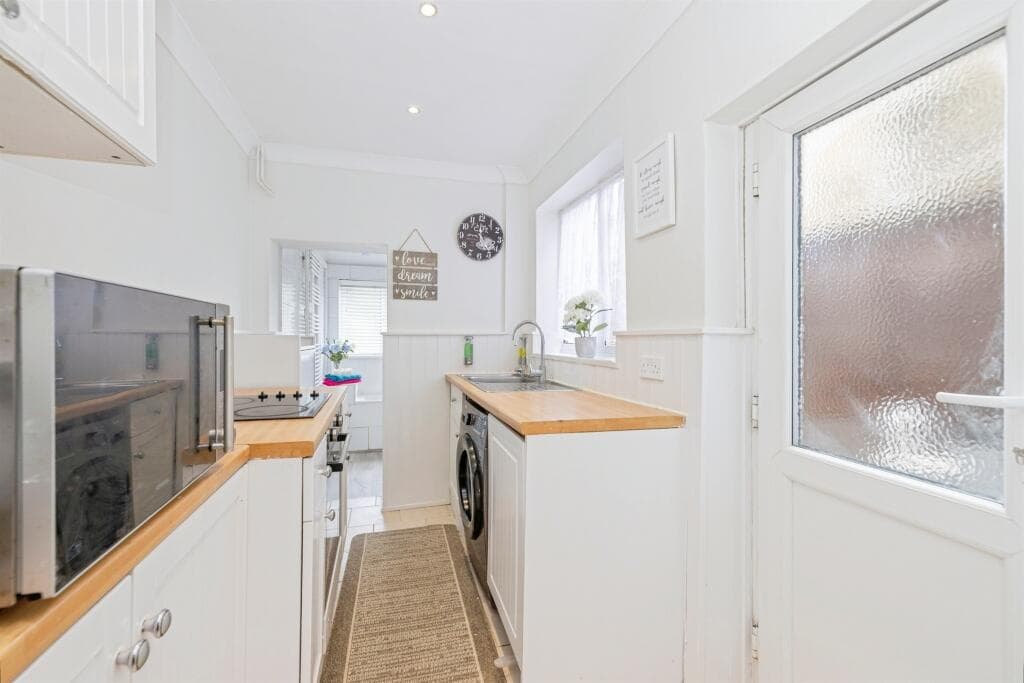 Holywell Road, Watford - Image 7