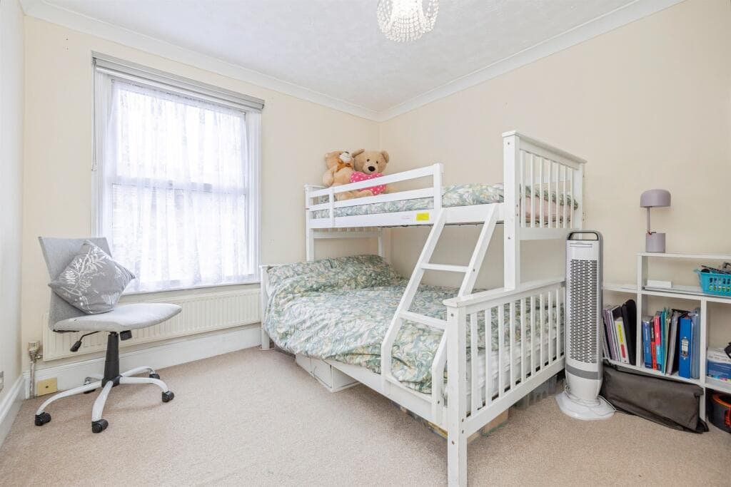 Holywell Road, Watford - Image 9