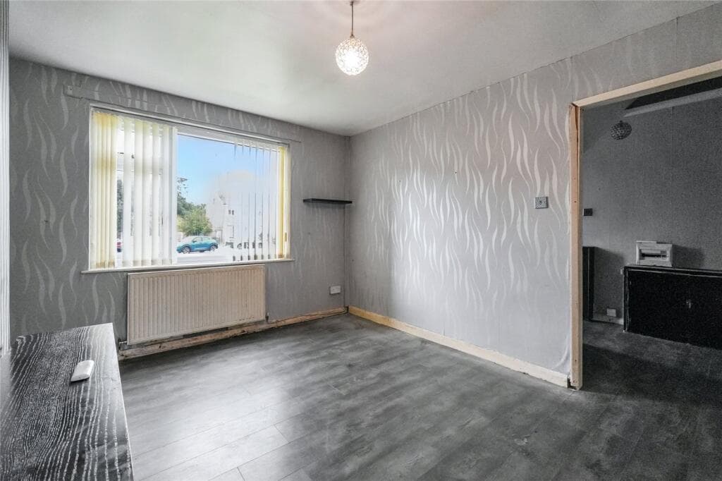 Bankfield Road, Widnes, Cheshire, WA8 - Image 3