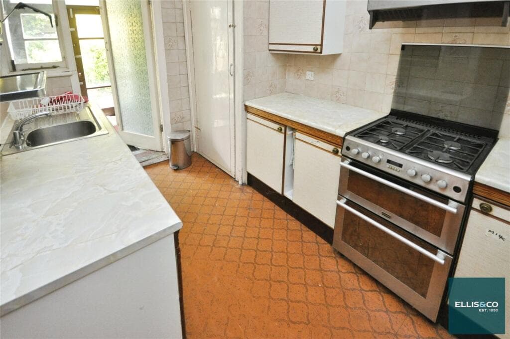 Cromwell Road, Finchley, N3 - Image 2