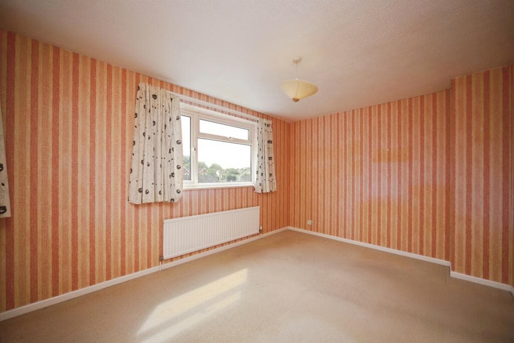 Claremont Drive, Taunton - Image 10
