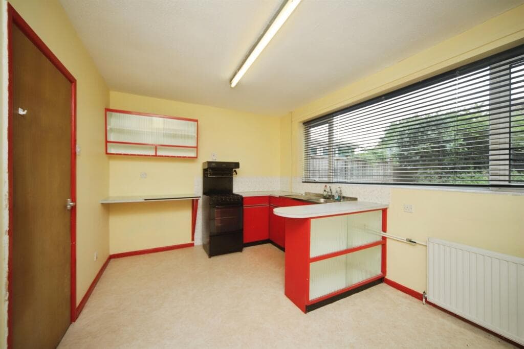 Claremont Drive, Taunton - Image 5