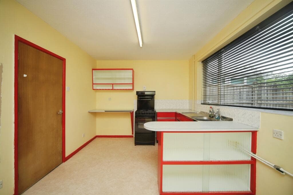 Claremont Drive, Taunton - Image 6