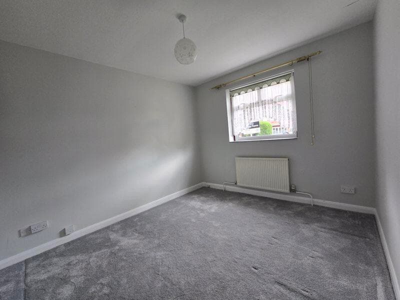 Hillview Close, Hatch End - Image 10