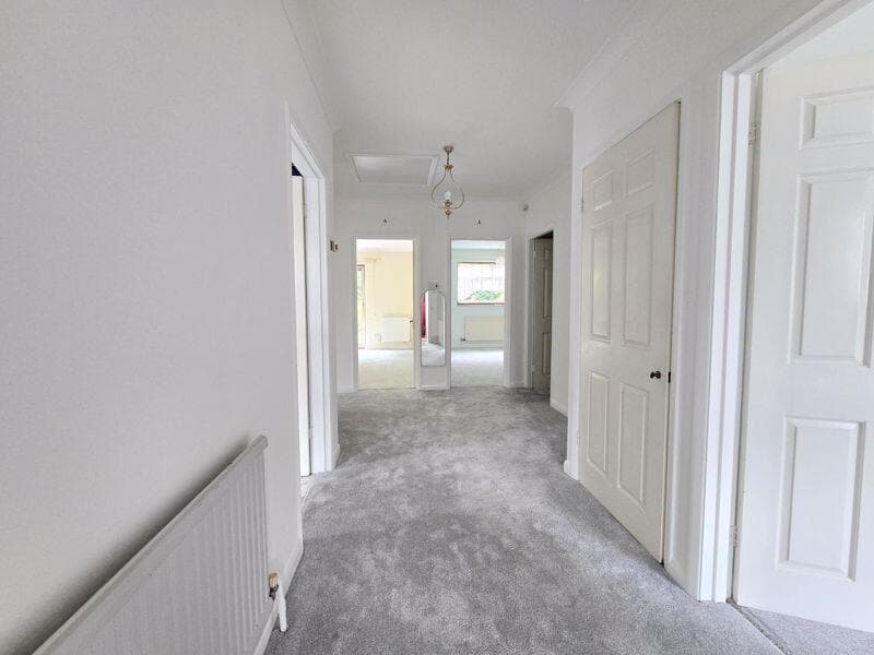 Hillview Close, Hatch End - Image 2