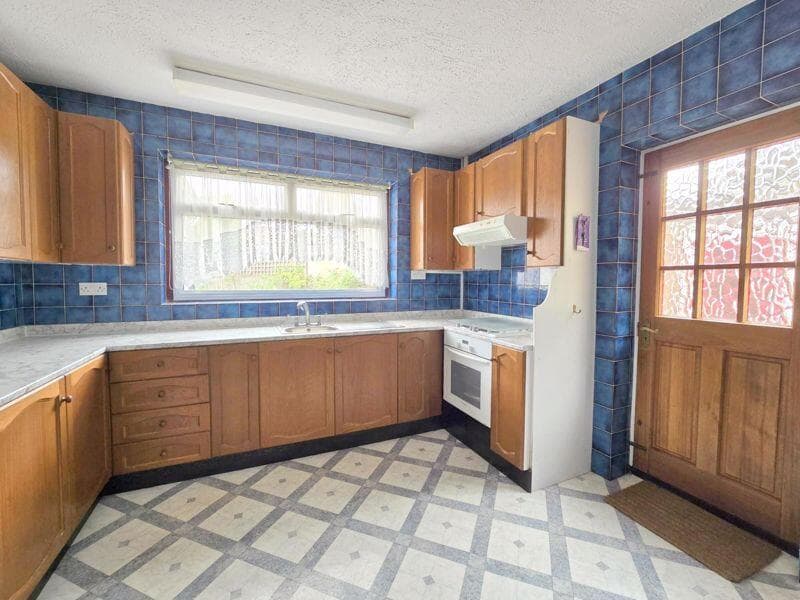 Hillview Close, Hatch End - Image 3
