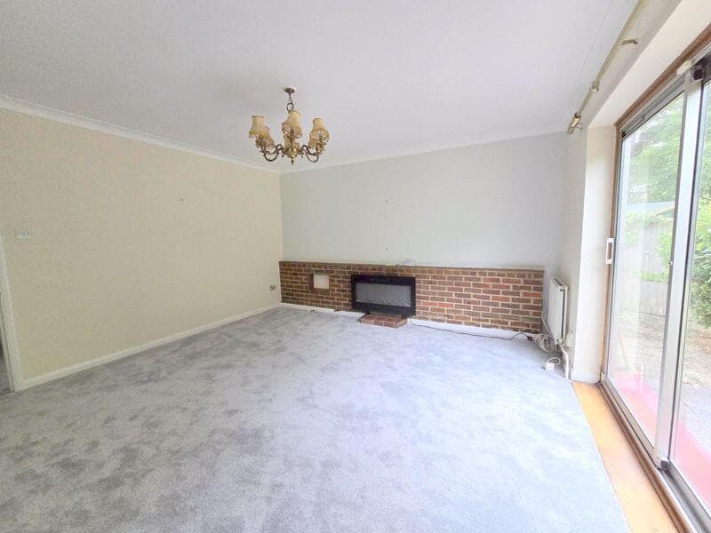 Hillview Close, Hatch End - Image 4